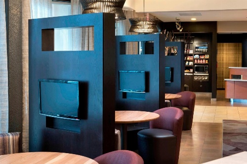 Courtyard By Marriott Chicago Waukegan/Gurnee image 1